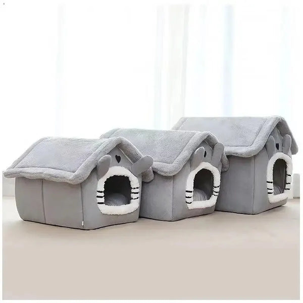 Grijze pluche hondenhuisjes in drie maten, met afneembaar kussen. Ideaal voor huisdieren, comfortabel en stijlvol. Perfect voor katten en kleine honden.