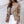 Khaki geruite blazer voor dames, stijlvolle zakelijke outfit, gecombineerd met beige top en witte broek, modieuze kleding voor kantoor en casual gelegenheden.