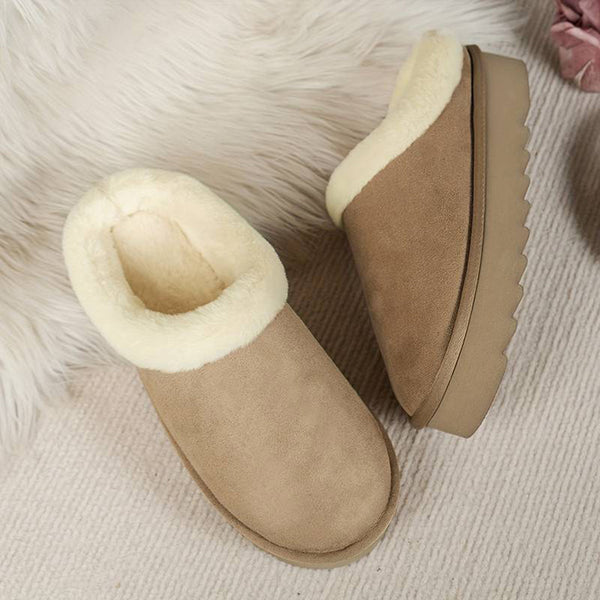 Khaki damespantoffels met zachte voering, antislipzool en comfortabel design. Perfect voor thuisgebruik. Ideaal voor koude winterdagen.