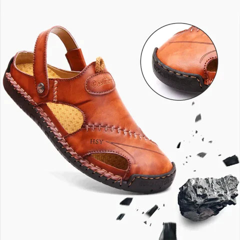 Bruine leren sandalen voor heren, outdoor slippers, ademend ontwerp, comfortabele pasvorm, casual stijl, ideaal voor zomerse avonturen.