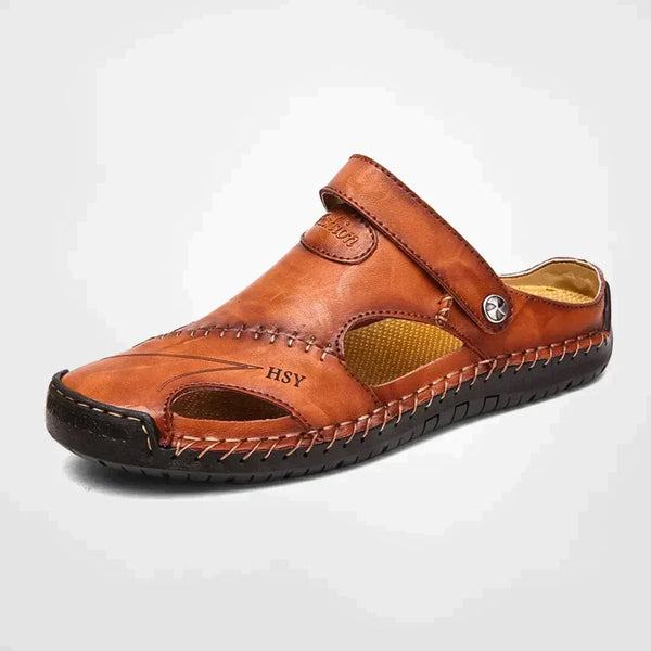 Bruine leren sandalen voor heren, outdoor slippers met open teen, comfortabele zool, casual stijl. Perfect voor zomerse avonturen en dagelijks gebruik.