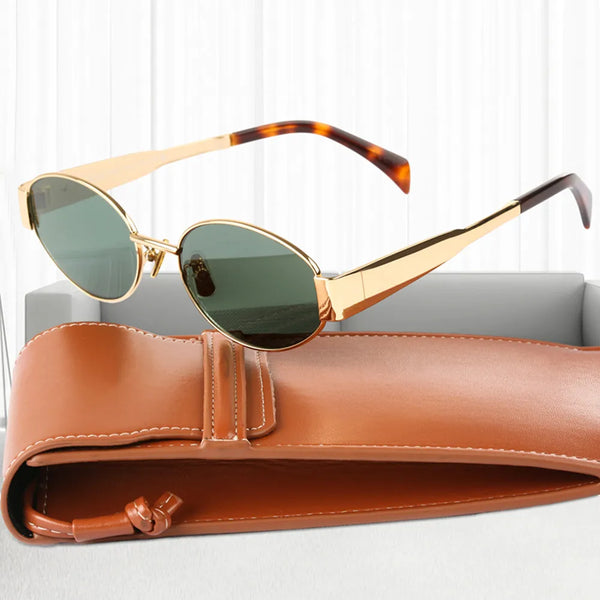 Luxe ovale zonnebril met metalen frame, unisex design, groene lenzen, bruine pootjes, inclusief stijlvolle leren etui. Perfect voor zomer en mode.