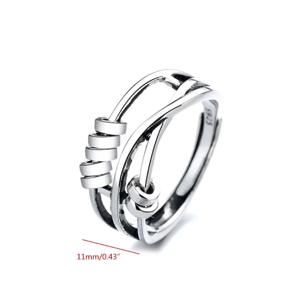 Zilveren knoopring met modern design, verstelbaar, 11mm breed. Perfect als stijlvolle accessoire voor elke gelegenheid. Hoogwaardige sieraden.