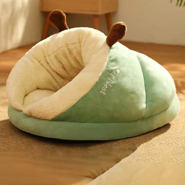 Schattig groen hondenbed in pantoffelvorm, ademend en wasbaar, ideaal voor kleine honden en katten. Comfortabel huisdierenhuis, opvouwbaar ontwerp.