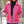 Vrouw draagt roze teddyjas met rits en gewatteerde panelen, modieuze winterkleding, trendy damesjas, warme en stijlvolle outfit voor koud weer.