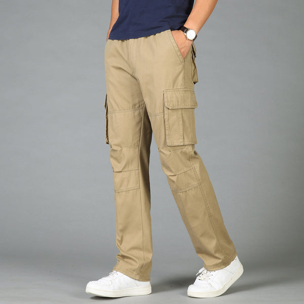 Beige cargobroek voor heren met meerdere zakken, casual stijl. Gemaakt van duurzaam materiaal, ideaal voor dagelijks gebruik. Comfortabele pasvorm.