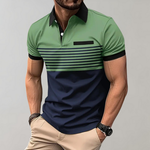 Gestreept herenpoloshirt in groen en blauw, korte mouwen, zwarte kraag, geschikt voor casual en sportieve gelegenheden. Modieuze herenkleding.