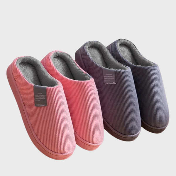 Roze en paarse ribfluwelen pantoffels met grijze voering, comfortabel en warm, ideaal voor dames. Perfect voor thuisgebruik in de winter.