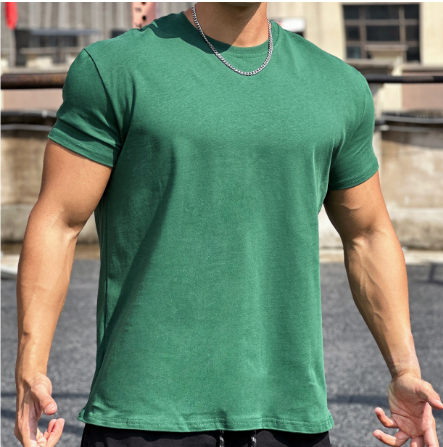 Groen T-shirt voor heren, casual en comfortabel, perfect voor dagelijks gebruik. Hoogwaardige katoenen stof, ideaal voor zomerse outfits.