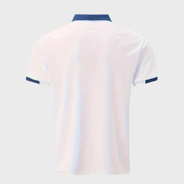Wit herenpoloshirt met blauwe kraag en mouwboorden, stijlvolle casual mode, hoogwaardige katoenen stof, perfect voor zomerse outfits.