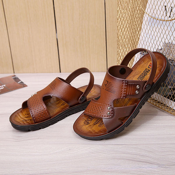 Bruine leren sandalen voor heren met open teen en verstelbare bandjes, ideaal voor casual zomeroutfits. Comfortabele en stijlvolle herenschoenen.