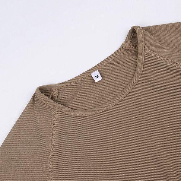 Beige T-shirt met ronde hals, maat M, van katoenmix. Ideaal voor casual mode, comfortabel en stijlvol. Perfect voor dagelijkse outfits.