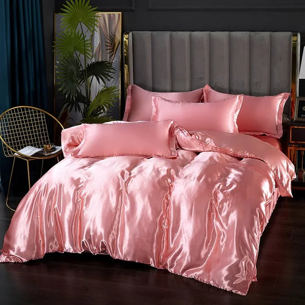 Roze satijnen dekbedovertrek set op luxe bed met kussens, moderne slaapkamerinrichting, glanzend textiel, elegant interieurontwerp.