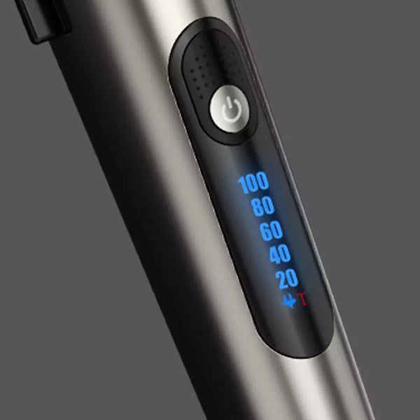 Elektrische aansteker met LED-temperatuurweergave, zwart metalen ontwerp, oplaadbaar via USB, ideaal voor kaarsen en buitengebruik.