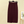 Bordeauxrode geribbelde midi-rok, hangend aan een hanger, tegen een neutrale achtergrond. Modieuze dameskleding, herfst-winter collectie.