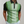Groen gestreept poloshirt met halve rits voor heren, korte mouwen, zwarte kraag en mouwen, modieus en casual ontwerp.