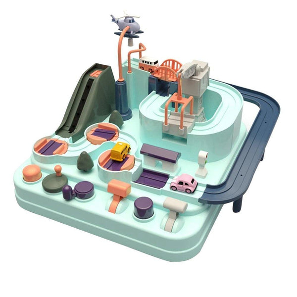 Speelgoedbaan met kleurrijke voertuigen en obstakels, inclusief glijbaan en helikopter. Educatief kinderspeelgoed, interactief en creatief ontwerp.