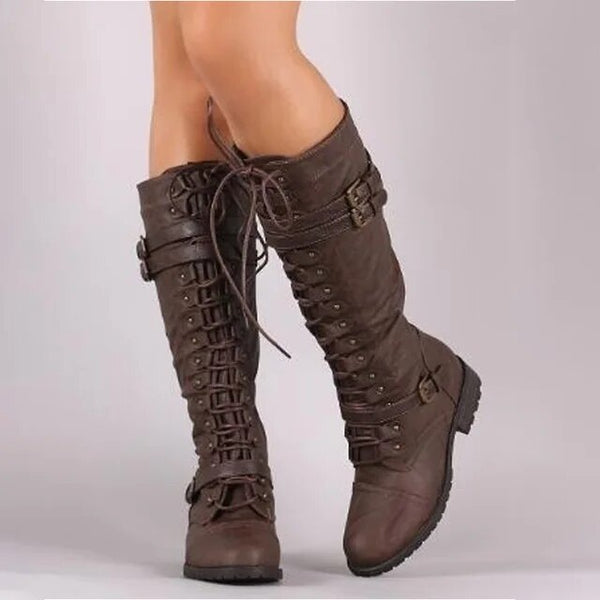 Bruine steampunk dameslaarzen, kniehoge veterlaarzen met gespen, platte zool. Perfect voor herfst en winter. Retro en modieus schoeisel.