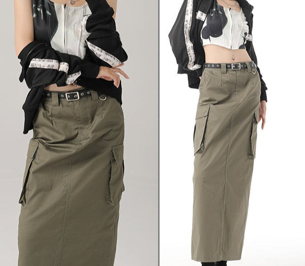 Vrouw in trendy outfit met zwarte jas, witte top en lange groene cargorok met zakken. Mode, streetwear, casual stijl, dameskleding.