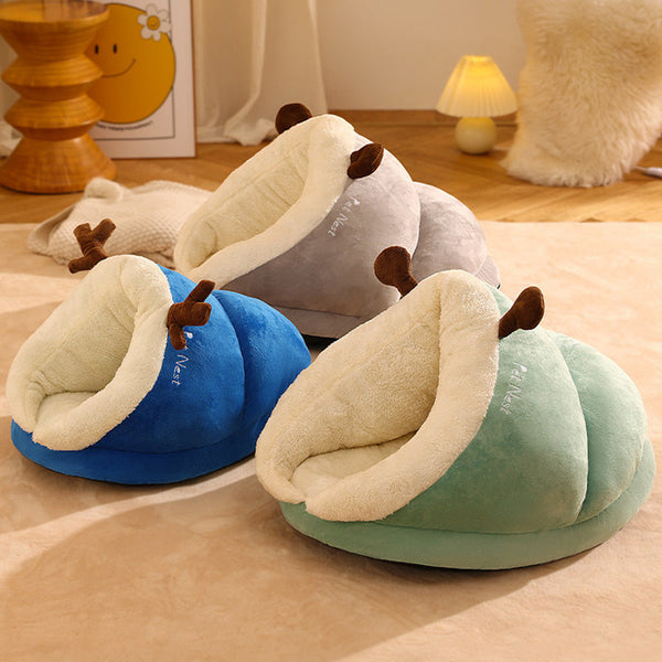Drie zachte, gezellige hondenbedden in blauw, grijs en groen, ideaal voor huisdieren in de winter. Perfect voor katten en puppy's. Warm en knus ontwerp.