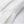 Witte wollen jas detail, close-up van stof en plooien. Luxe damesmode, winterkleding, elegant design. Perfect voor stijlvolle winteroutfits.