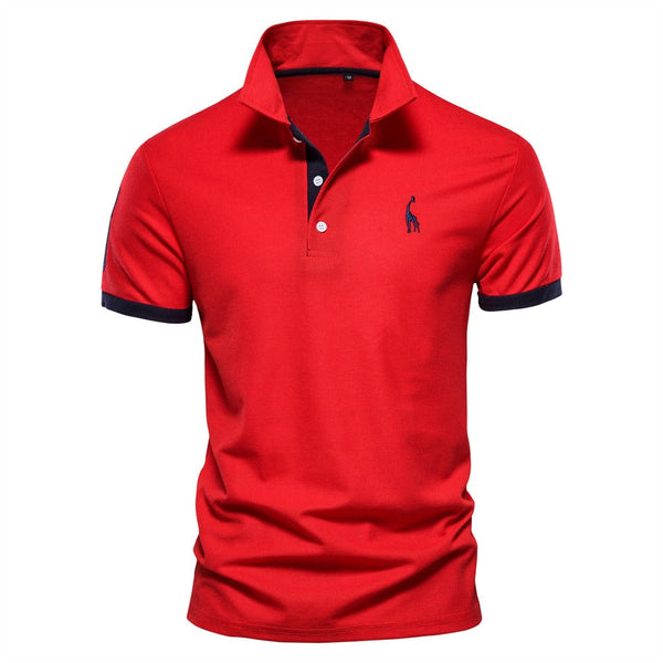 Rode katoenen polo met korte mouwen, contrasterende kraag en mouwboorden, en geborduurd logo. Stijlvolle herenkleding, casual en modieus.