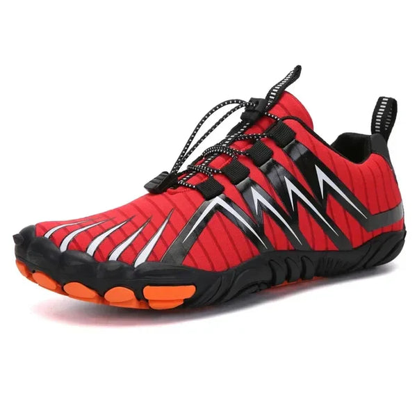 Rode barefoot schoen met zwarte en oranje accenten, minimalistisch ontwerp, flexibele zool, ideaal voor hardlopen en wandelen, uniseks sportstijl.