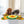 Hond en kat spelen met kleurrijke snuffelmat in zonnebloemdesign, ideaal voor huisdieren, mentale stimulatie en verrijking. Perfect voor honden en katten.