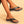 Zwarte dames sandalen met sleehak, comfortabel voetbed en verstelbare bandjes, ideaal voor zomerse casual outfits en dagelijks gebruik.