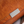 Luxe bruine leren tas met metalen plaatje en decoratieve stiksels, stijlvolle handtas voor dames, modieuze accessoire, hoogwaardige afwerking.