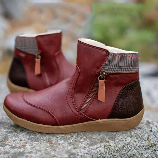 Rode leren enkellaarsjes met rits en bruine accenten, comfortabele zool, perfect voor herfstmode. Stijlvolle dameslaarzen voor dagelijks gebruik.