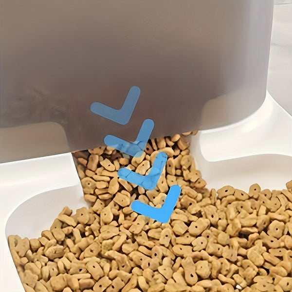 Automatische voerdispenser voor huisdieren met droogvoer, close-up. Ideaal voor katten en honden. Efficiënte voedseluitgifte, eenvoudig te gebruiken.