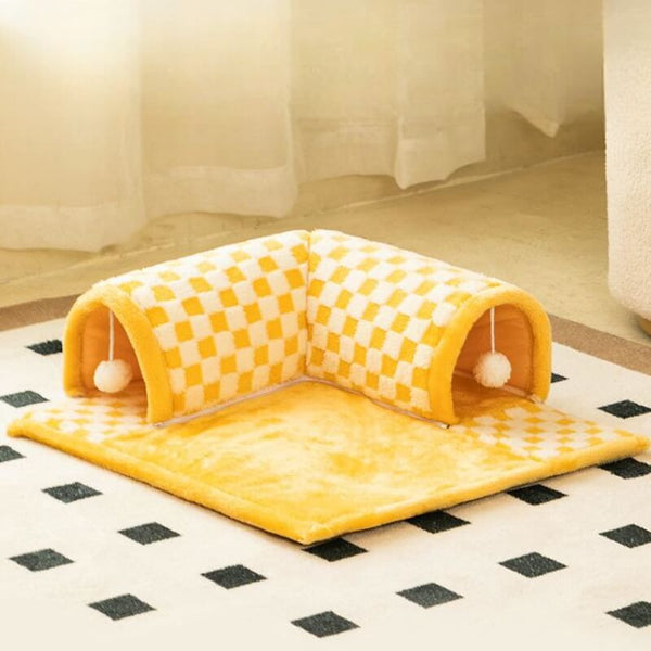 Gele geruite katten tunnel en bed, multifunctioneel huisdierenspeelgoed, pluche materiaal, geschikt voor katten, comfortabele speel- en slaapplek.