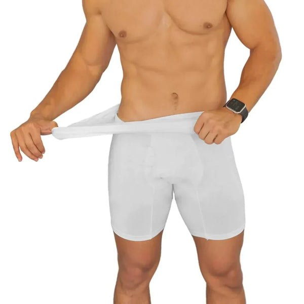 Man draagt witte herengordel, toont rekbare stof. Ideaal voor lichaamsvormende kleding, comfort en ondersteuning. Perfect voor sport en dagelijks gebruik.