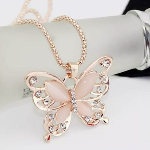 Gouden vlinderhanger ketting met roze edelstenen en kristallen, elegante sieradenaccessoire, perfect voor damesmode en cadeau-ideeën.