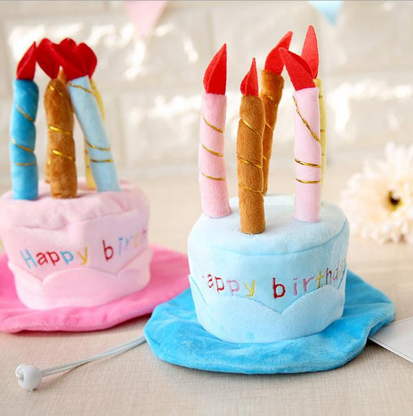 Pluche verjaardagshoed met kaarsen, roze en blauwe varianten, "Happy Birthday" tekst, feestaccessoire, perfect voor verjaardagsfeestjes en decoratie.
